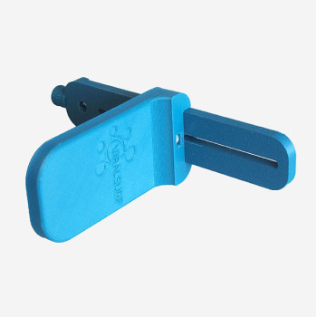 Graduated marking gauge with adjustment wheel